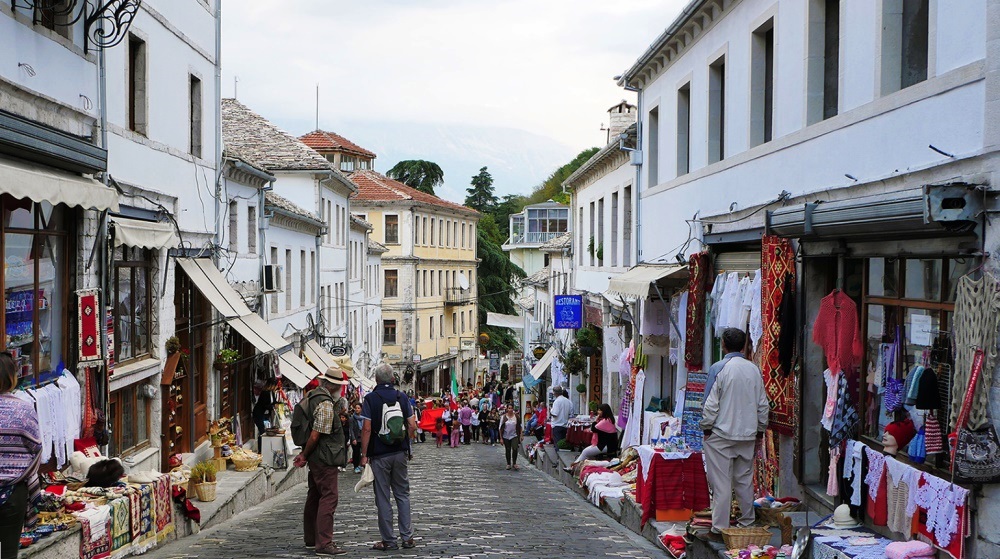 Vizitorët e huaj thyejnë rekordin e vitit 2023, 10.4 milionë turistë deri në tetor